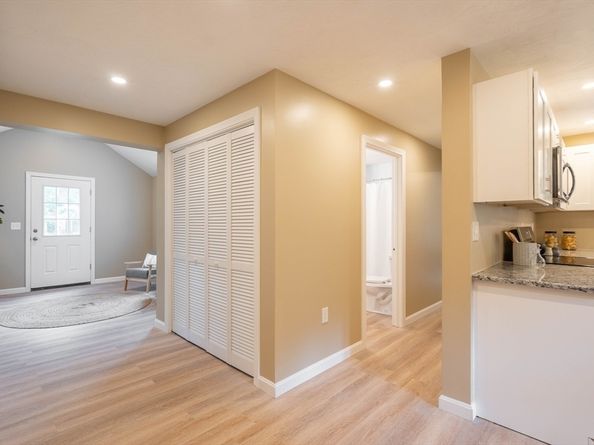 22 Mountain Brook Road, Sturbridge MA 01566