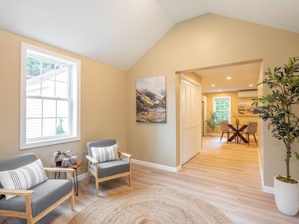 22 Mountain Brook Road, Sturbridge MA 01566