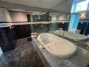 243 Weatherbee Dr, Westwood MA 02090