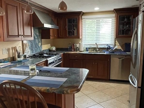 243 Weatherbee Dr, Westwood MA 02090