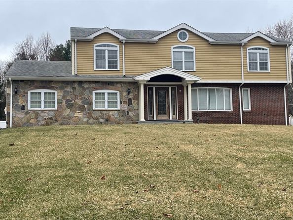 243 Weatherbee Dr, Westwood MA 02090
