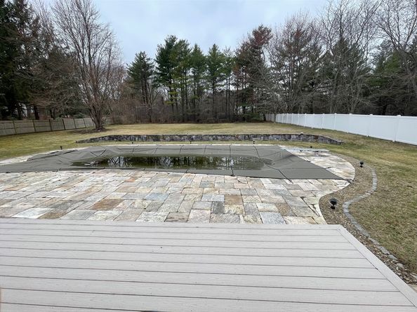 243 Weatherbee Dr, Westwood MA 02090