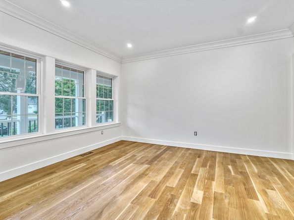 11 Viking Rd, Winchester MA 01890
