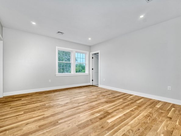 11 Viking Rd, Winchester MA 01890