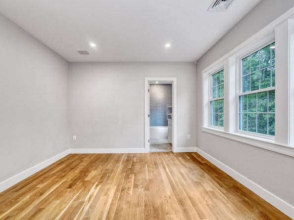 11 Viking Rd, Winchester MA 01890