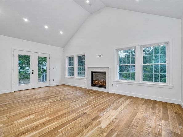 11 Viking Rd, Winchester MA 01890