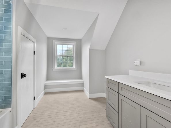 11 Viking Rd, Winchester MA 01890