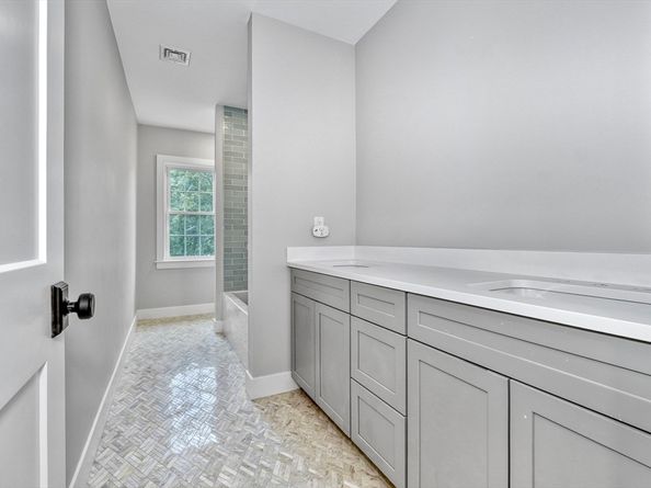 11 Viking Rd, Winchester MA 01890