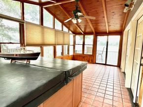 22 Union Point Rd 22, Webster MA 01570