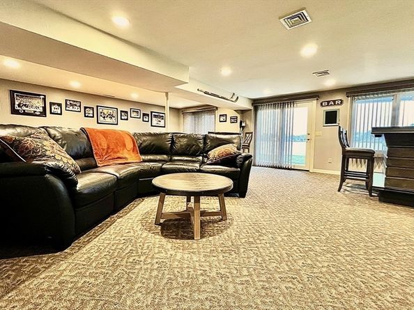 22 Union Point Rd 22, Webster MA 01570