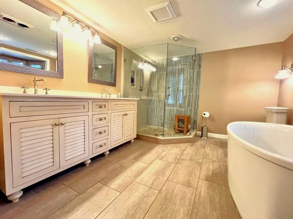22 Union Point Rd 22, Webster MA 01570