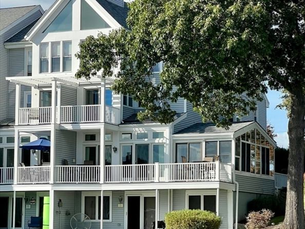 22 Union Point Rd 22, Webster MA 01570