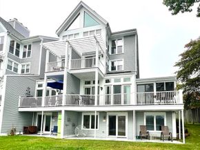 22 Union Point Rd 22, Webster MA 01570