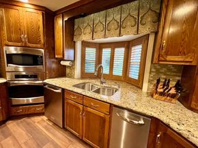22 Union Point Rd 22, Webster MA 01570