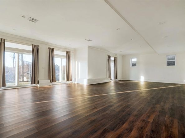 42 Sunhill Ln, Newton MA 02459