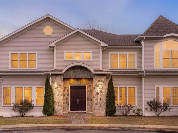 42 Sunhill Ln, Newton MA 02459
