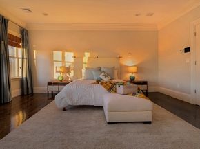 42 Sunhill Ln, Newton MA 02459