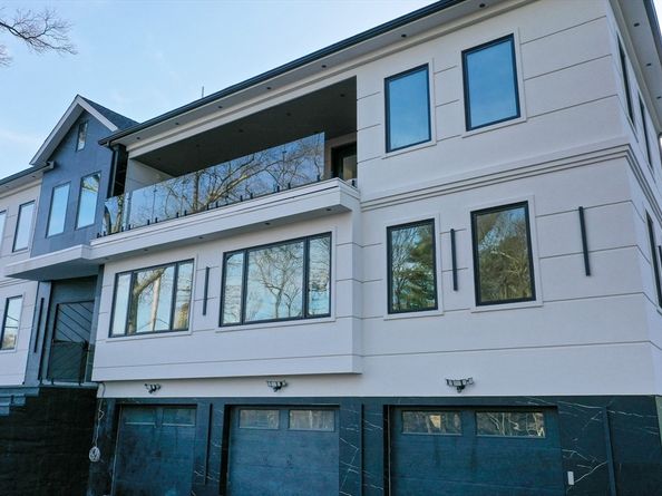 883 Greendale Ave, Needham MA 02492