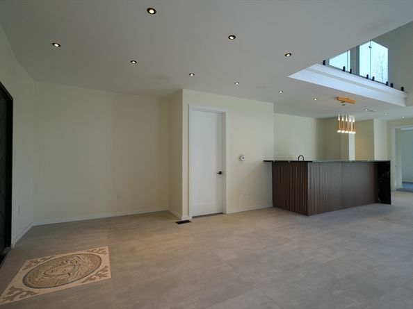 883 Greendale Ave, Needham MA 02492