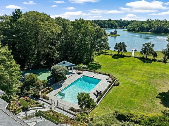 30 Black Horse Ln, Cohasset MA 02025