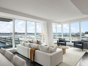150 Seaport Blvd
