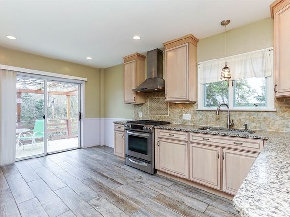 51 Wallingford Rd, Boston MA 02135