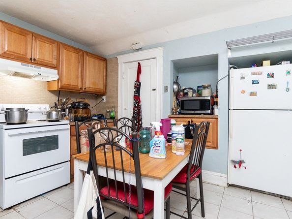 51 Wallingford Rd, Boston MA 02135