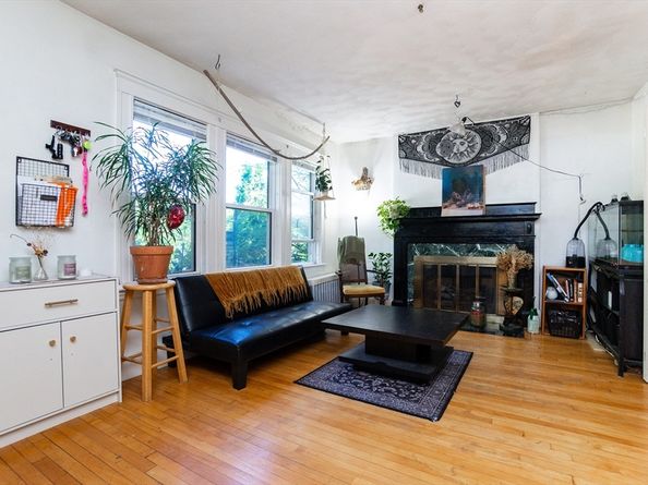 51 Wallingford Rd, Boston MA 02135
