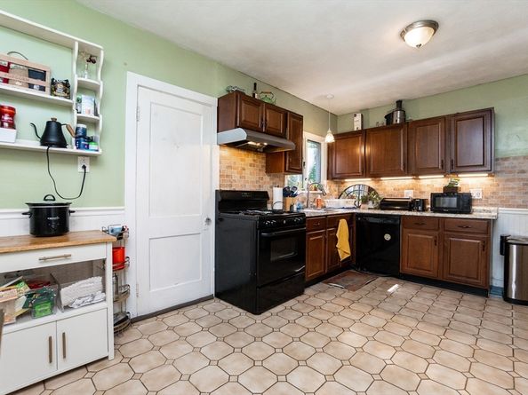 51 Wallingford Rd, Boston MA 02135