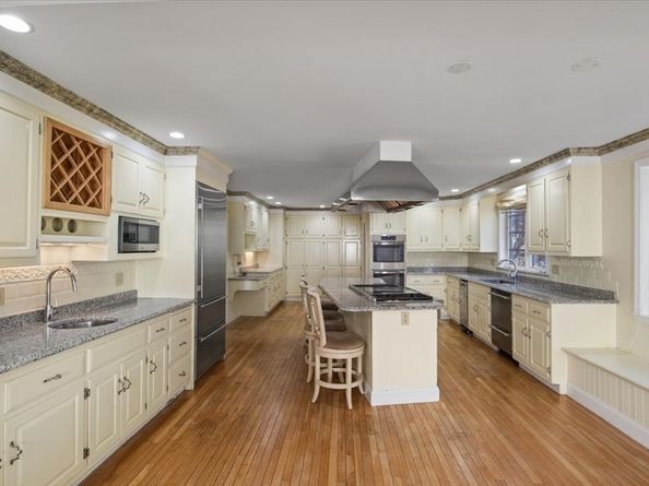 33 Whichita Rd, Medfield MA 02052