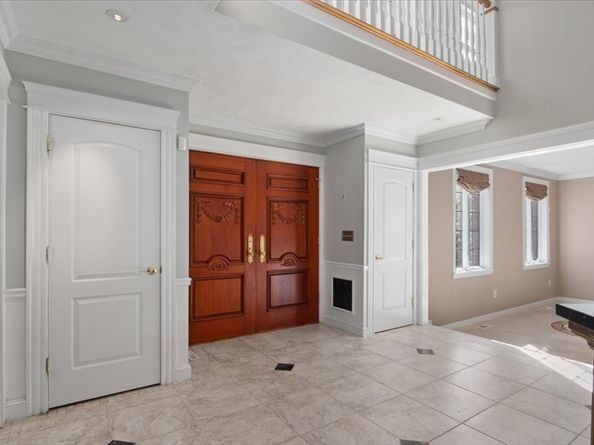 33 Whichita Rd, Medfield MA 02052