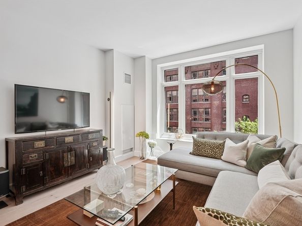 100 Lovejoy Wharf 5N, Boston MA 02114