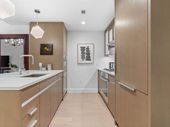100 Lovejoy Wharf 5N, Boston MA 02114