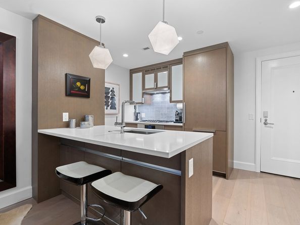 100 Lovejoy Wharf 5N, Boston MA 02114