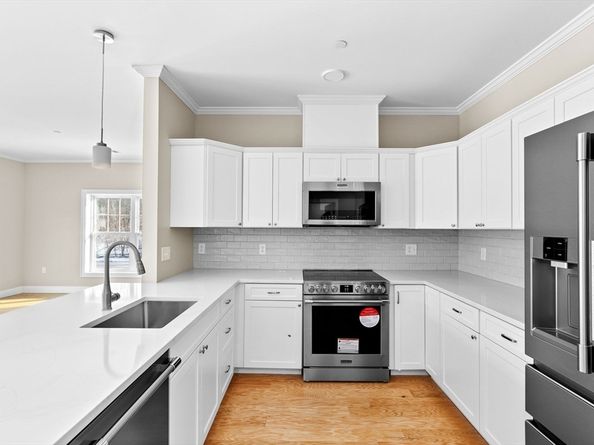 485 Blue Hills Parkway 23, Milton MA 02186