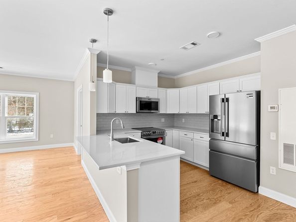 485 Blue Hills Parkway 23, Milton MA 02186