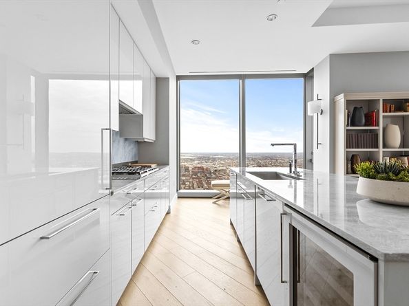 1 Dalton Street 4703/4704, Boston MA 02115