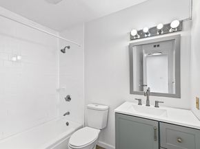 8 Shadowbrook Ln 39, Milford MA 01757