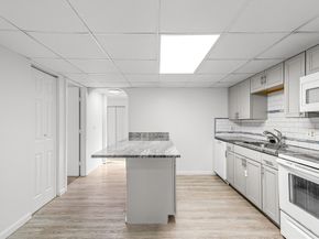 8 Shadowbrook Ln 39, Milford MA 01757