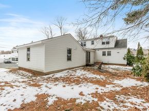 559 Merriam Ave, Leominster MA 01453