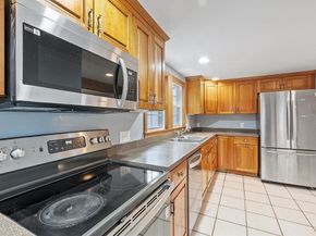 559 Merriam Ave, Leominster MA 01453