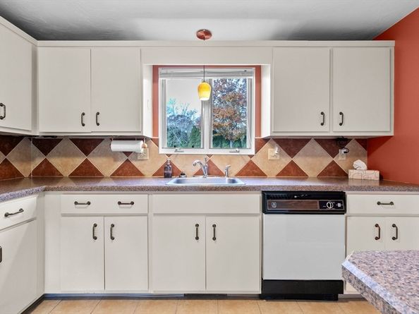 52 Liberty St L3, Plymouth MA 02360