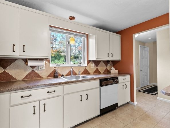 52 Liberty St L3, Plymouth MA 02360