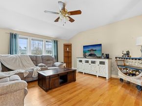 252 Pleasantdale Rd, Rutland MA 01543