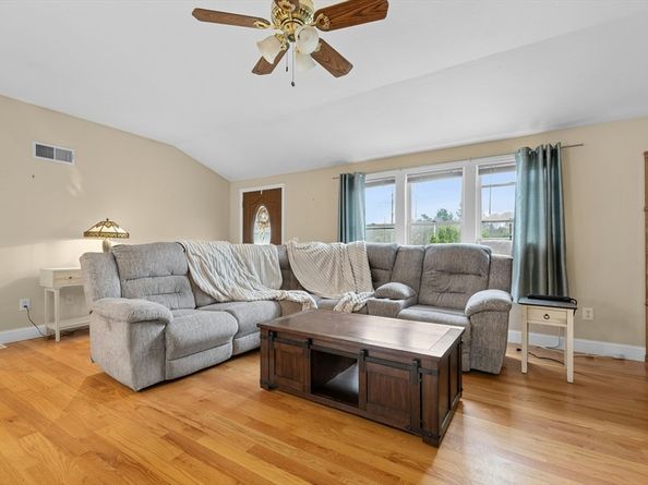 252 Pleasantdale Rd, Rutland MA 01543