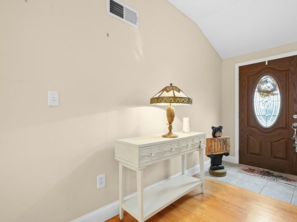 252 Pleasantdale Rd, Rutland MA 01543