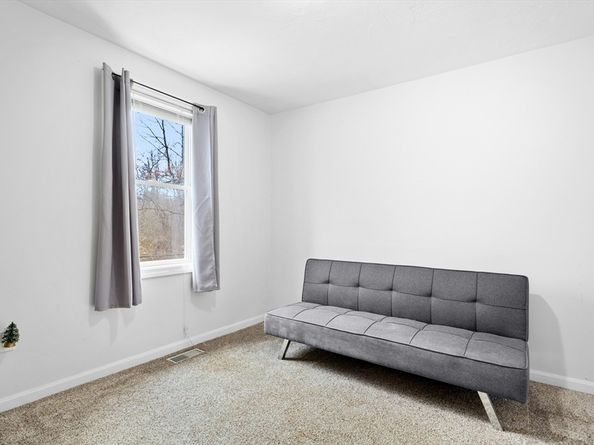 252 Pleasantdale Rd, Rutland MA 01543