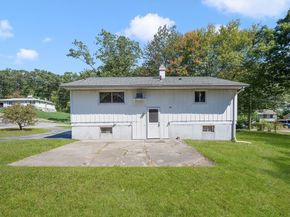 119 Susanne Drive, Northbridge MA 01588