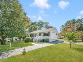 119 Susanne Drive, Northbridge MA 01588