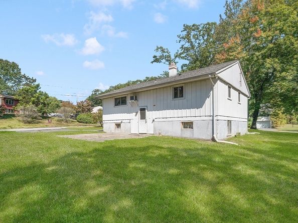 119 Susanne Drive, Northbridge MA 01588